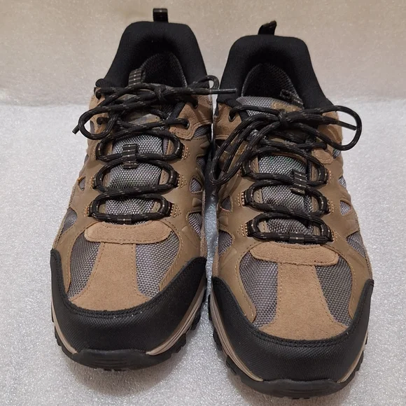 NWOT Men's Black and Brown Skechers Hiking Shoes - Picture 2 of 5